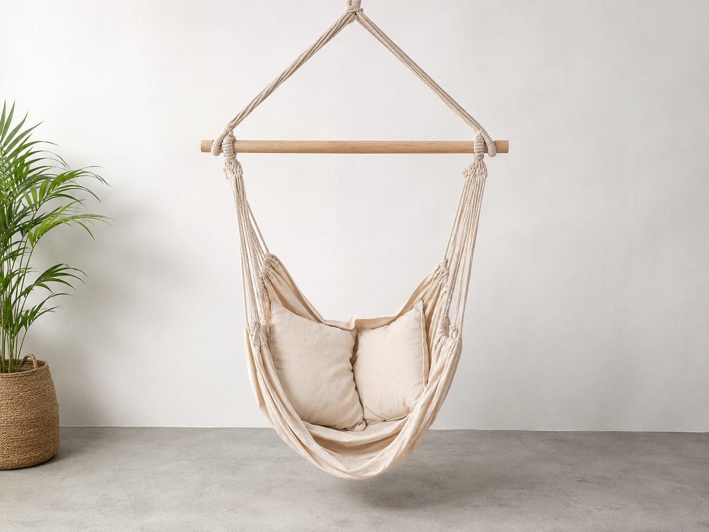 Hängesessel Beige – 130 × 100 cm inkl. 2 Kissen, Seil, Holzstab & S-Hake