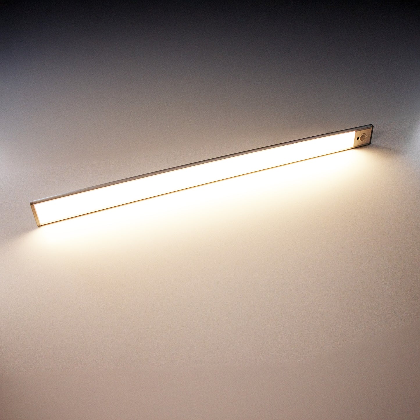 Schweng Akku LED Lampe mit Bewegungsmelder – 60 cm