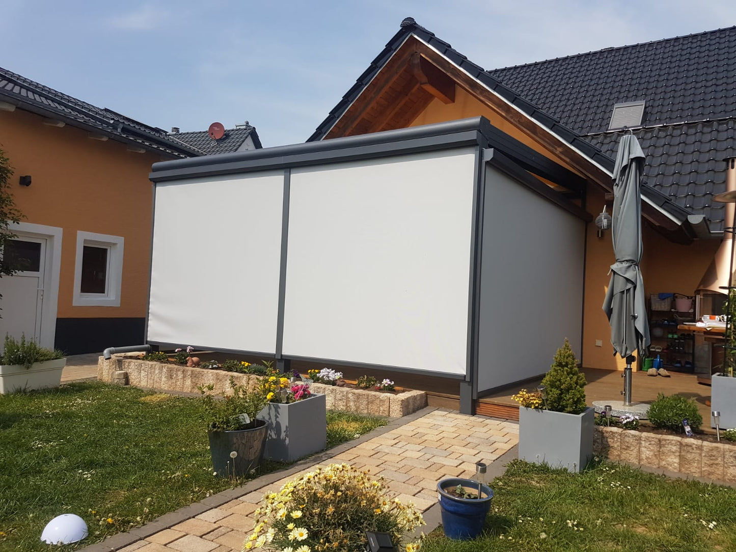 Solaroll SZ 11- Senkrechtmarkise - Weißaluminium RAL 9006 - Breite 2,25 m