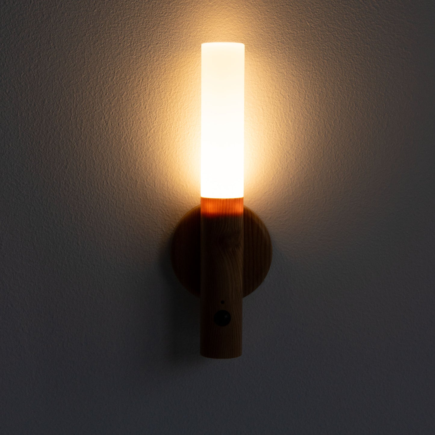 LED Nachtlicht mit Bewegungsmelder – Wiederaufladbar, Magnetisch & Kabellos