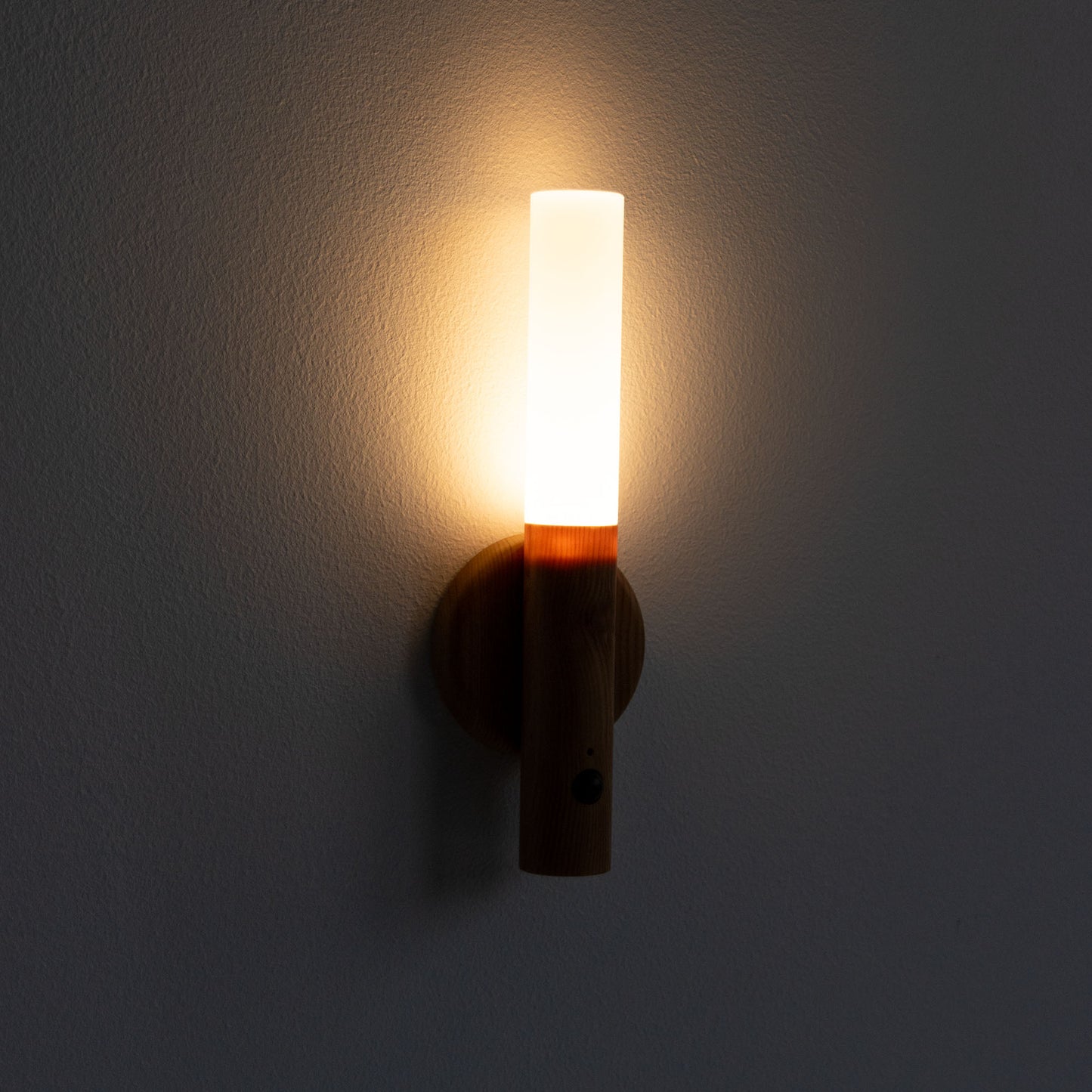 LED Nachtlicht mit Bewegungsmelder – Wiederaufladbar, Magnetisch & Kabellos